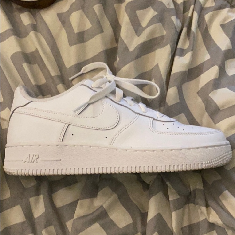 White Nike Air Force 1’s